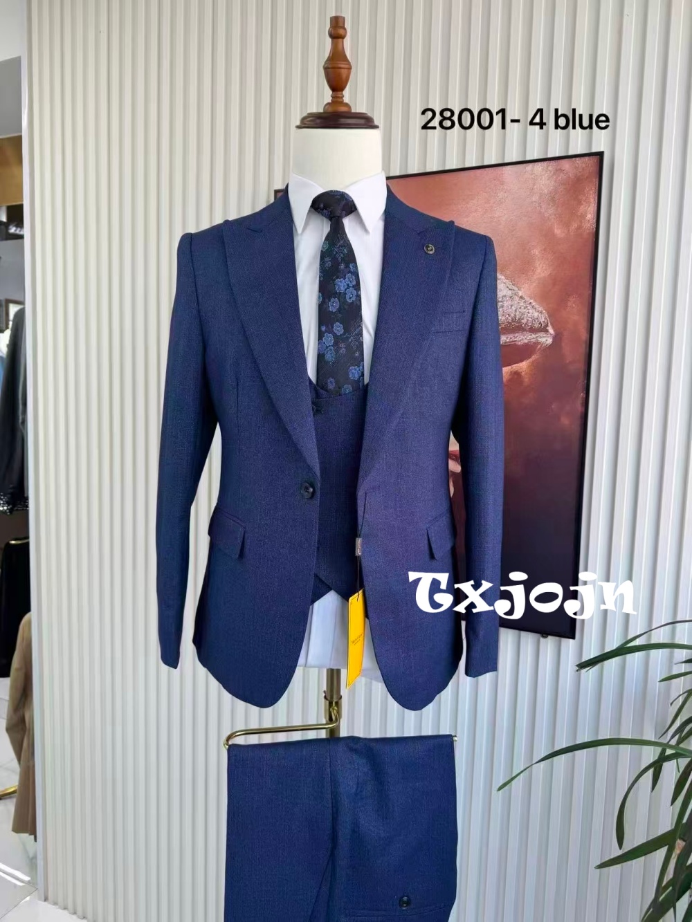 Men Formal Wear Wedding Guest - ชุดสูทผู้ชายสีน้ำเงินแบบเป็นทางการ 3 ชิ้น สำหรับการเจรจาธุรกิจ ปกแหลม ชุดสูทสุดหรูสำหรับงานแต่งงาน
