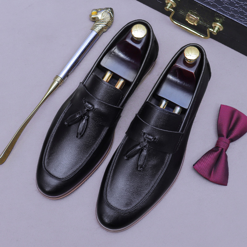 Men'S Formal Wear - รองเท้าหนังแท้ผู้ชายแบบมีพู่ห้อย สีทูโทน หัวเหลี่ยม ส้นเตี้ยทรงบล็อก สวมใส่ง่าย เหมาะสำหรับงานทางการและใส่ในชีวิตประจำวัน